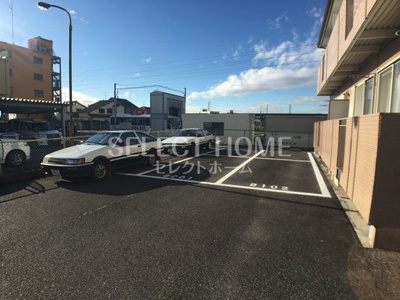 【駐車場】 | グランパスＡ棟 | 駐車場に車を止められます