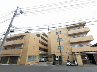【外観】 | 69.49平米の開放感有る専用庭付の1階角部屋住戸です
女性に人気！収納力の高いウォークインクローゼット付♪