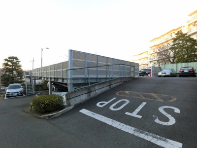 【駐車場】 | 東寺尾ヒルズ85 L棟 | 敷地内駐車場