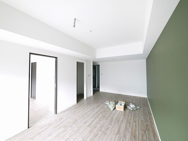 グリュックメゾン西大寺の居間・リビング|ゆったりとしたリビングです