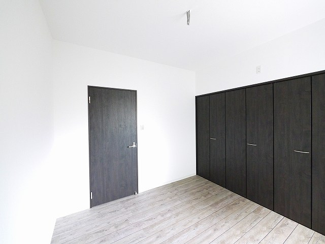 グリュックメゾン西大寺の洋室|広々とした洋室です