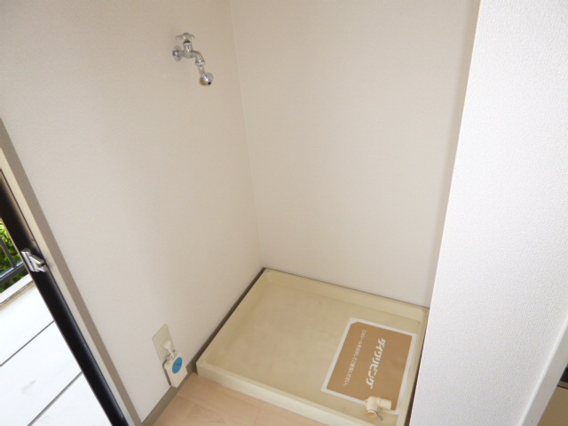 コーポジュネスＢのその他|洗濯機置き場