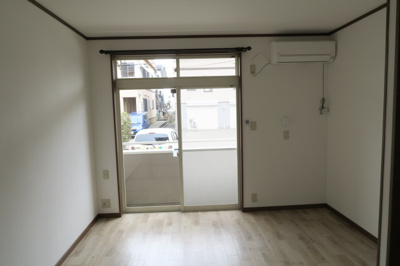 【洋室】 | ハイツオルビア | 明るい洋室です