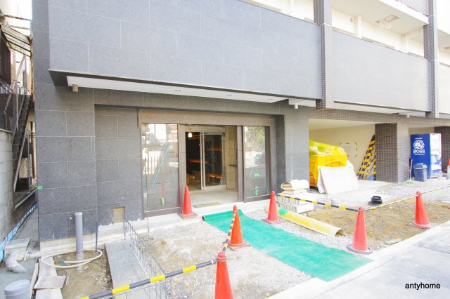 シャルマンパレ淡路　仲介手数料無料のエントランス