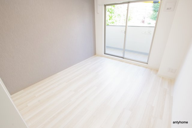 シャルマンパレ淡路　仲介手数料無料の居間・リビング