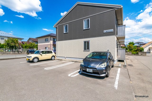 ドルチェの駐車場