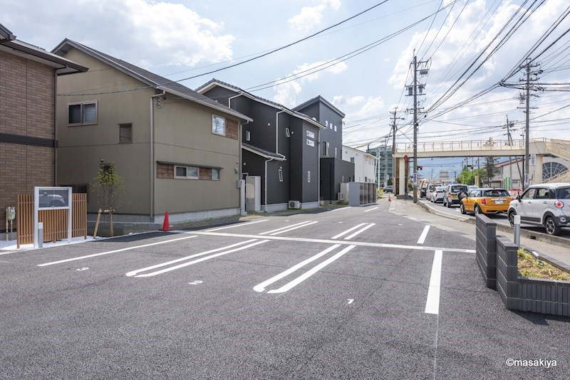 ルミエール　Bの駐車場