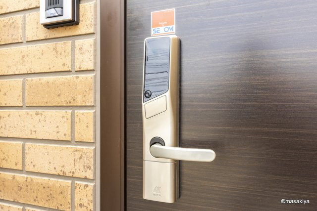 ルミエール　Bのエントランス