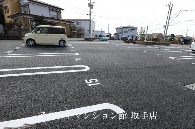 ハッピークローバーⅡの駐車場