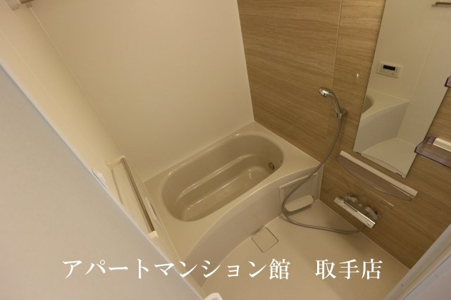 ハッピークローバーⅡの浴室