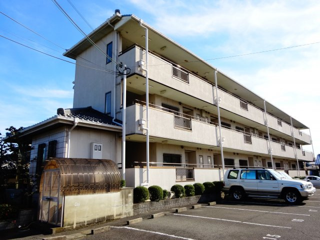 リバーサイドマンションの外観