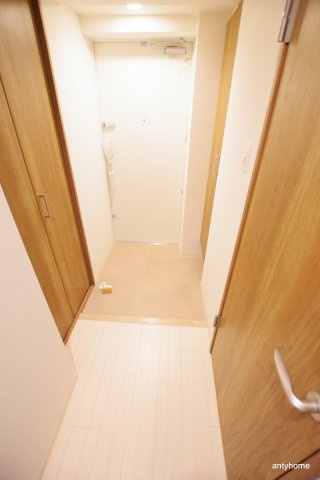 フォーリアライズ本町レクス　仲介手数料無料の玄関