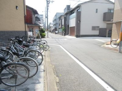 Mpi’s京都西院（エムピーアイズ京都西院）の周辺|前面道路
