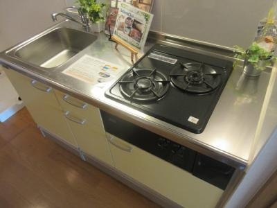 Mpi’s京都西院（エムピーアイズ京都西院）のキッチン|２口ガスシステムキッチン