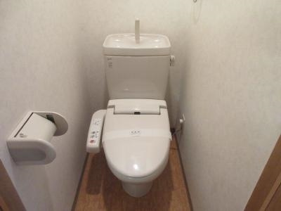 Mpi’s京都西院（エムピーアイズ京都西院）のトイレ|温水洗浄便座