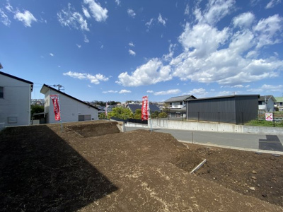 【前面道路含む現地写真】 | コロナに負けるな！！大幅値下げ　建築条件付き売地　MLH 柄沢2区画  | 前面道路含む現地写真です