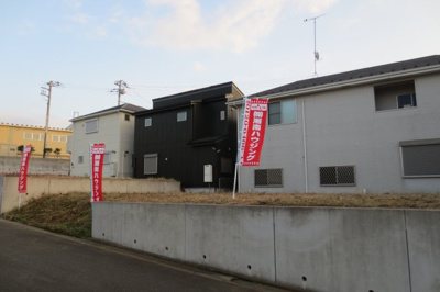 【前面道路含む現地写真】 | コロナに負けるな！！大幅値下げ　建築条件付き売地　MLH 柄沢2区画  | 前面道路含む現地写真です