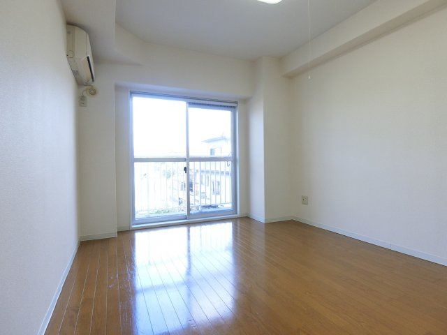 メゾン・エルセラーンの洋室