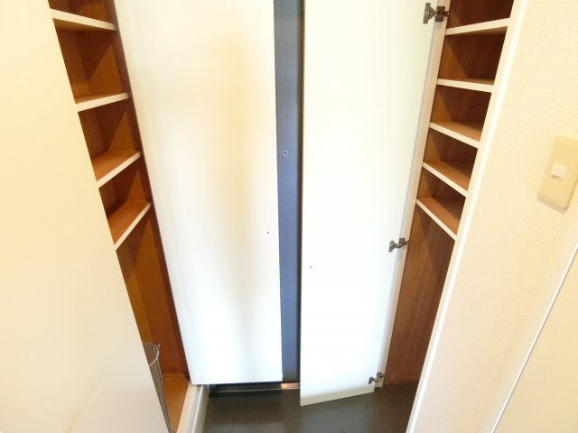 メゾン・エルセラーンの収納