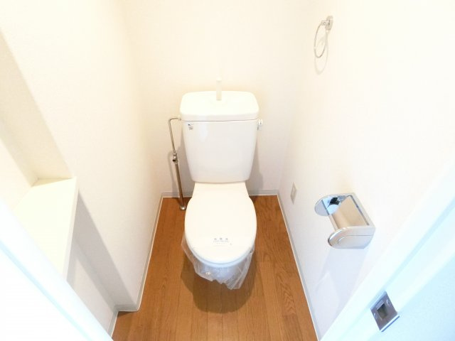 メゾン・エルセラーンのトイレ