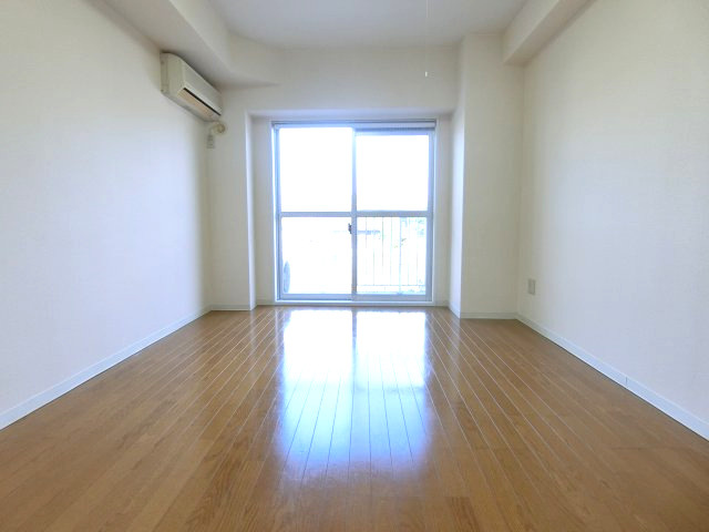 メゾン・エルセラーンの洋室