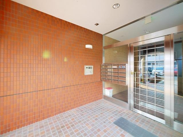 万葉Ⅰ（マンション万葉Ⅰ）のエントランス|建物の内部です