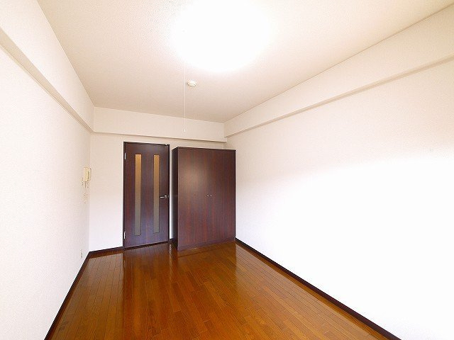 万葉Ⅰ（マンション万葉Ⅰ）の洋室|ゆったりした洋室です