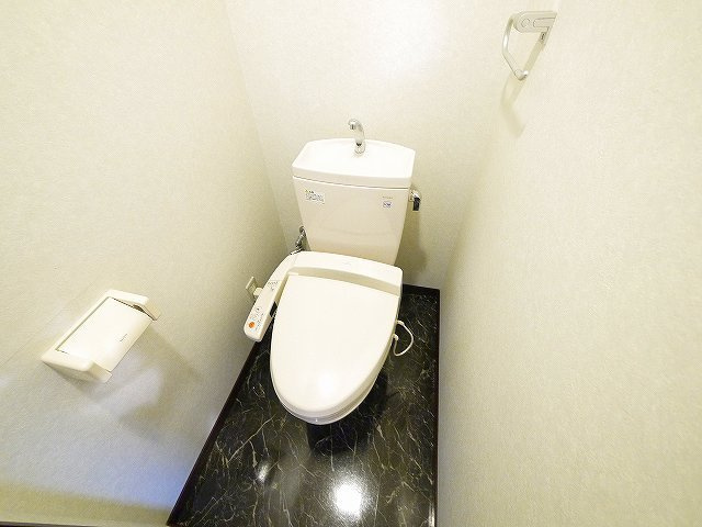 万葉Ⅰ（マンション万葉Ⅰ）のトイレ|コンパクトで使いやすいトイレです