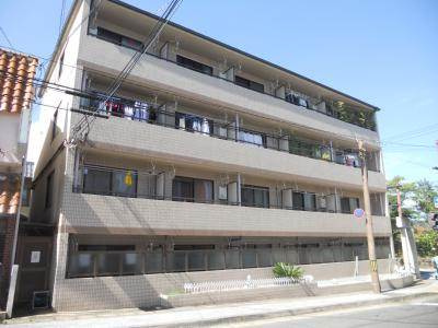 山岡マンションの外観