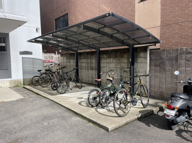 セットレジデンスの駐車場|駐輪場