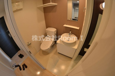 【洗面所】 | エスリード谷町六丁目 | 明るい洗面所です