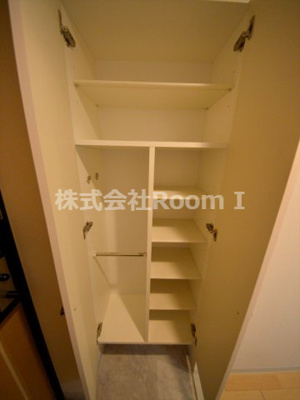 【玄関】 | エスリード谷町六丁目 | 落ち着いた玄関です