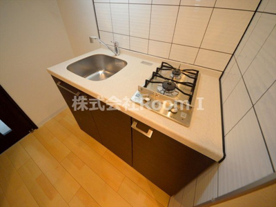 【キッチン】 | エスリード谷町六丁目 | コンパクトなキッチンで掃除もラクラク