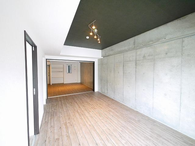 グリュックメゾン西大寺の居間・リビング|ゆったり過ごせる居間です