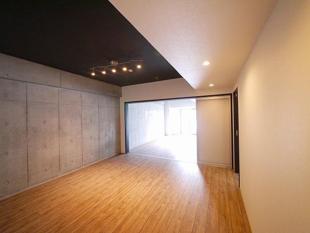 グリュックメゾン西大寺の洋室|使い勝手のいい洋室です