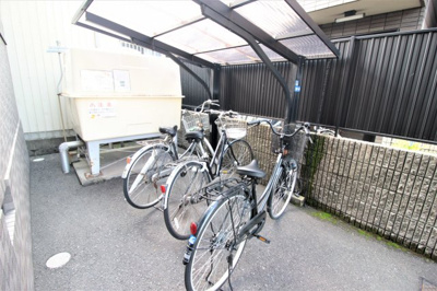 【その他共用部分】 | ランドハウス | ☆屋根付き駐輪場☆