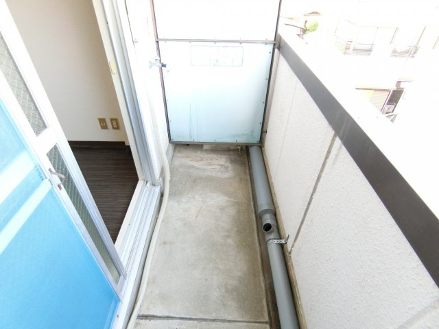 ビレッジ北野田のバルコニー