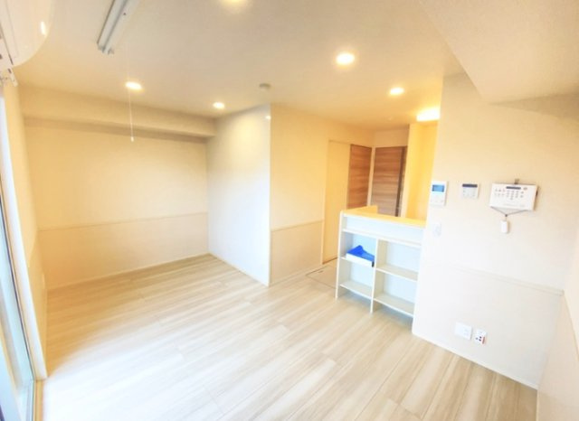 熊本市北区弓削６丁目のアパートの居間・リビング