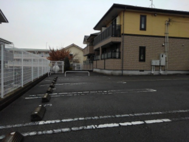 アジュール和泉中央Ⅱの駐車場