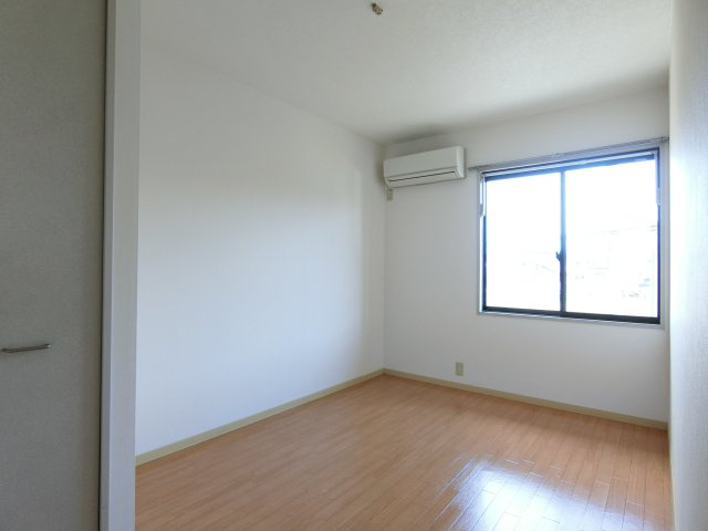 ラシェットエムザC棟の洋室