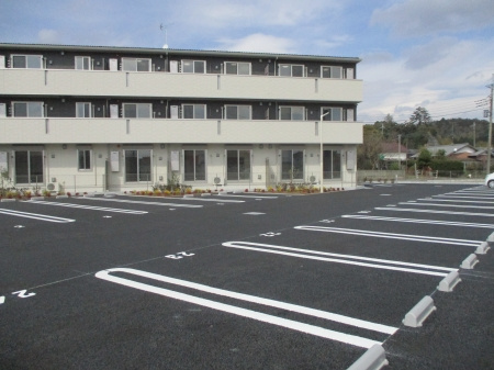 オーフィングⅡの駐車場