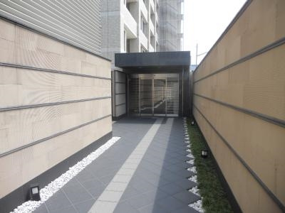 カスタリア壬生のエントランス