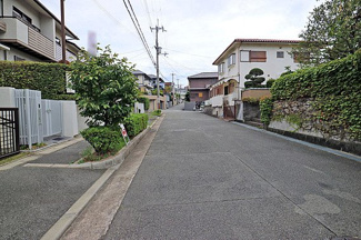 【前面道路含む現地写真】