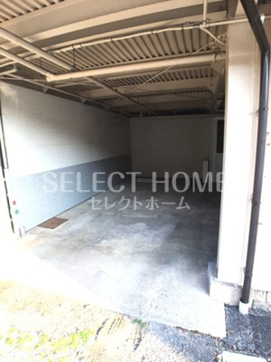 【駐車場】 | 本間アパートＣ | 駐車場があるので、車を買う予定の方も安心です