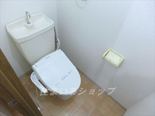 広島市安佐北区落合南３丁目のアパートのトイレ|シャワートイレ