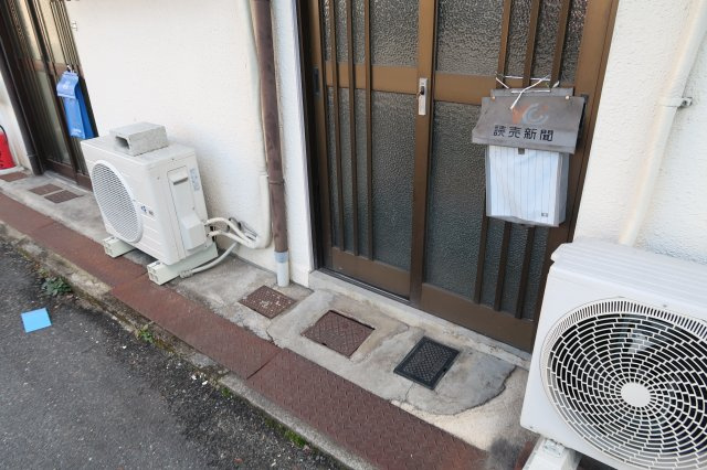 豊里町山渕文化のエントランス|玄関前スペース