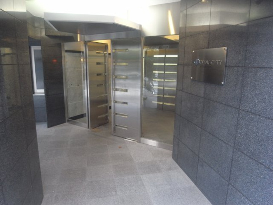 【エントランス】