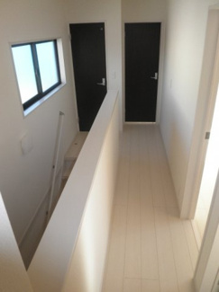 【その他共用部分】 | 明るく、風通しの良い２Ｆホール