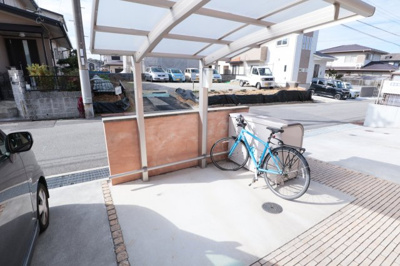 【その他共用部分】 | エルヴィータⅣ | 駐輪場
