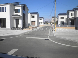 【前面道路含む現地写真】 | 前面道路含む現地写真です